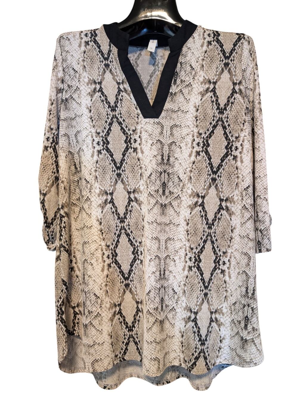 Honeyme Snakeskin Print V Neck Blouse Women Size Medium Classic Dress Casual